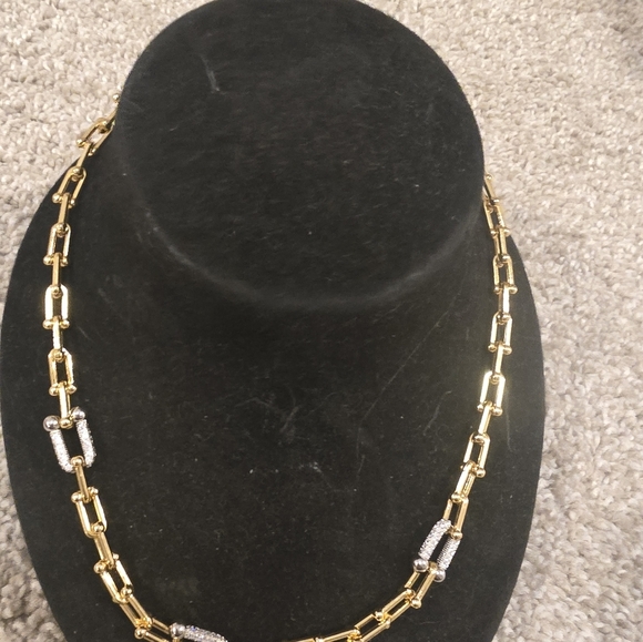 21kgp Dubai Jewelry - Elegant Gold and Silver Necklace - Picture 5 of 7